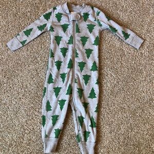 Hanna Andersson Christmas tree sleeper 6-12 m